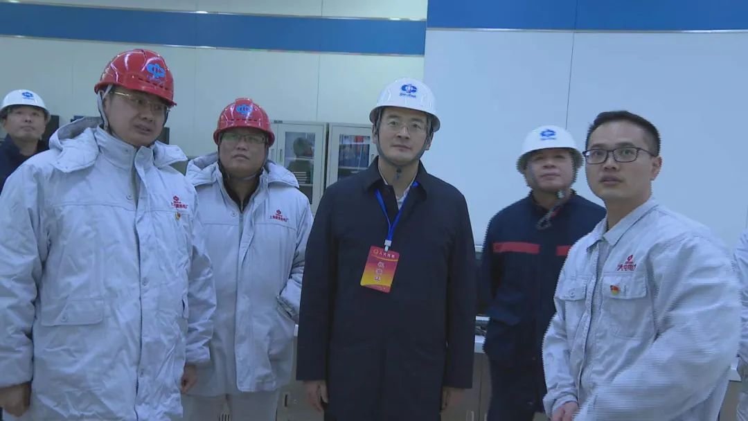 县委副书记代县长索向东现场督办人大代表建议办理情况