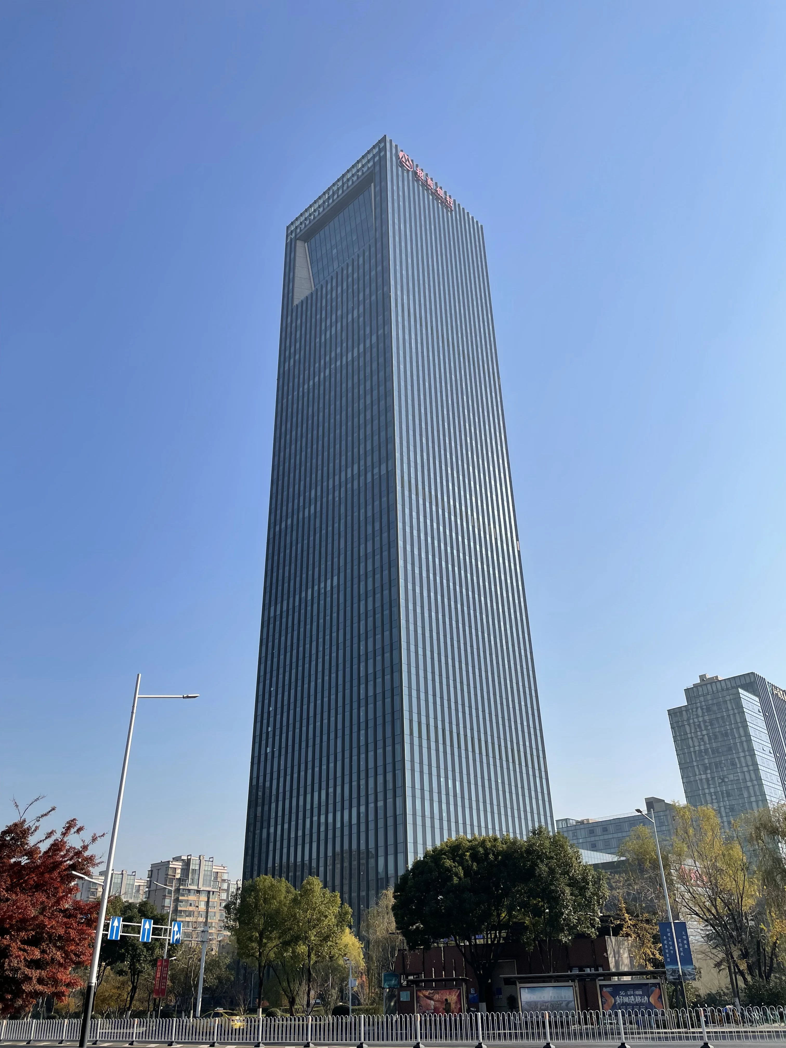 市单体面积最大的公共建筑攀枝花市城市新名片极大提升政府公共服务