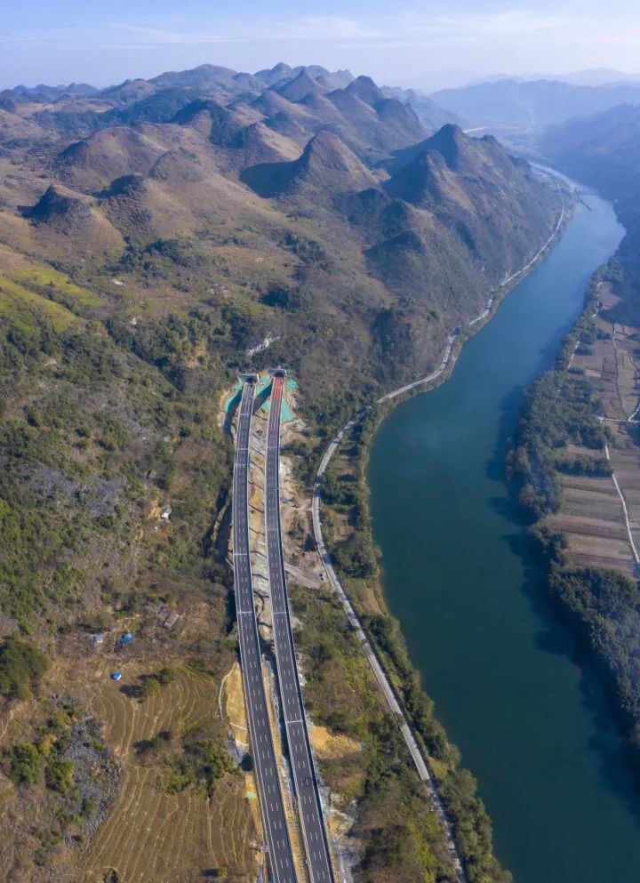 广连高速清远段预计年底通车多图直击