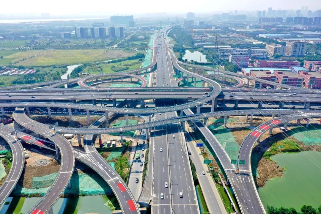 2021年,相城已累计实现南天成路西延,春申湖路快速化冯梦龙大道等9项