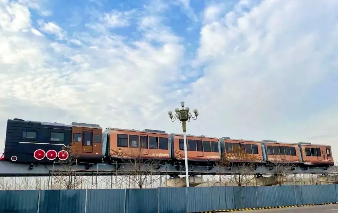 吉祥物"车仔"上线平遥定制化火车的神秘面纱已经揭开,与此同时,吉祥物