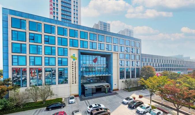 高标准建设了兴智,汇智,龙港,红枫四大科技园,打造了集孵化器,综合