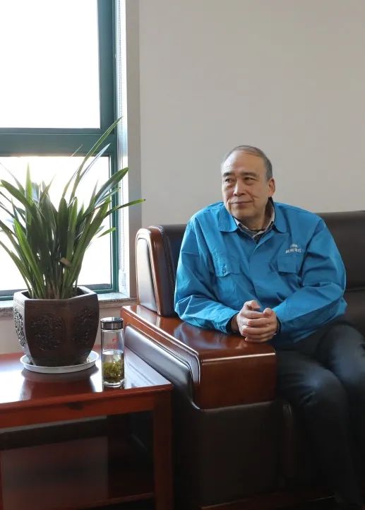 谢振一行走访省人大代表