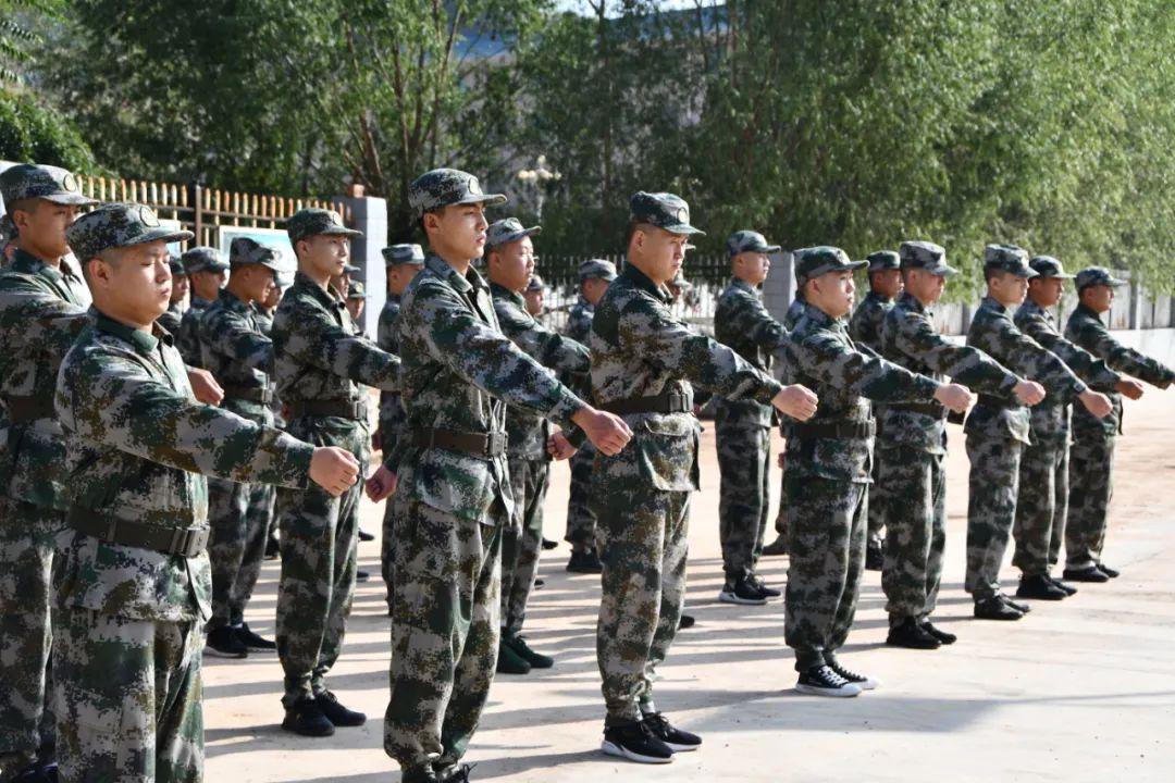 每名适龄男性公民应尽的义务,具有强制性,不管个人是否有参军的意愿