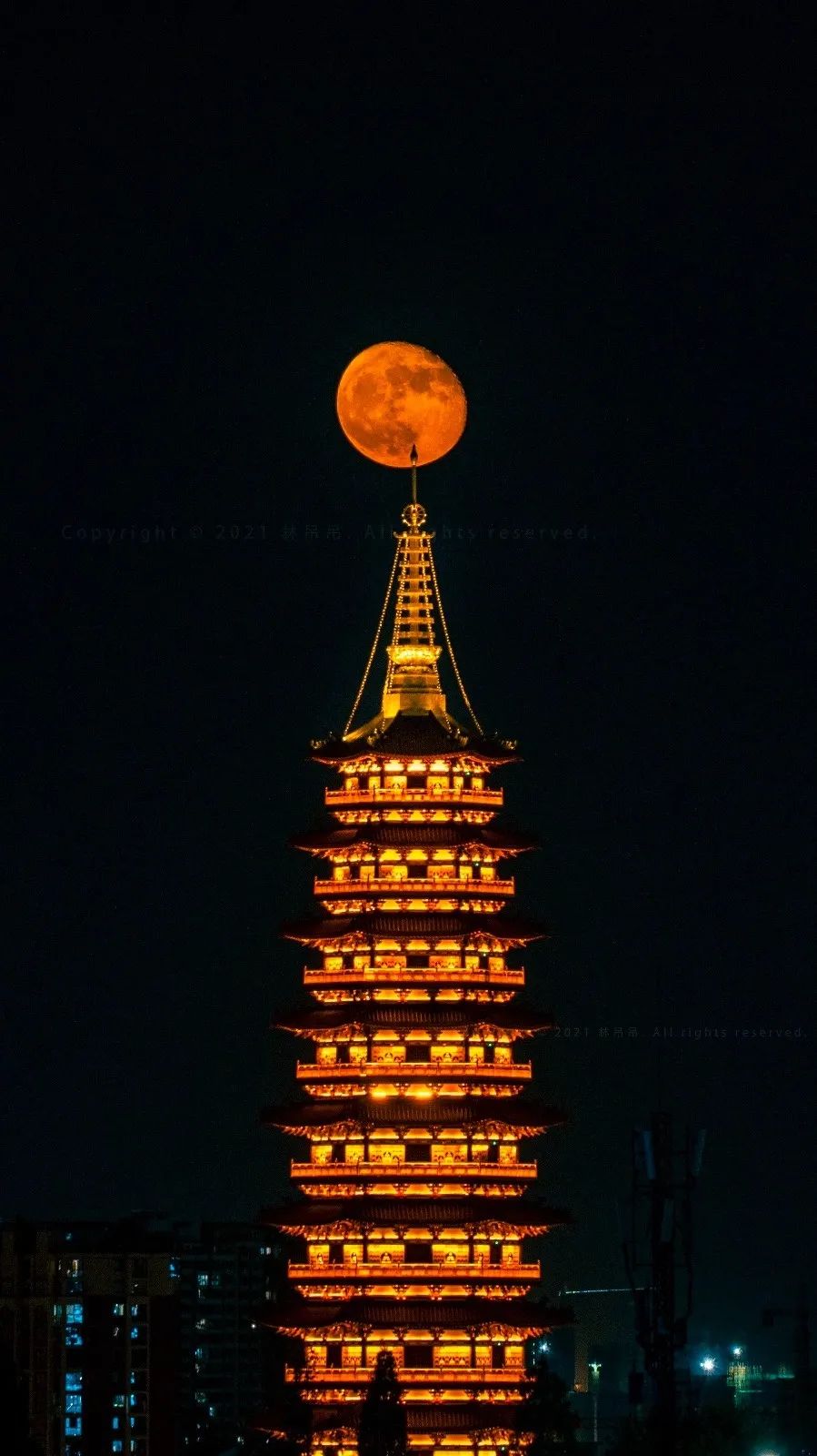 林封璇15金华好一片风光东市街穿行,车水马龙万佛塔下行,岁月静好三行