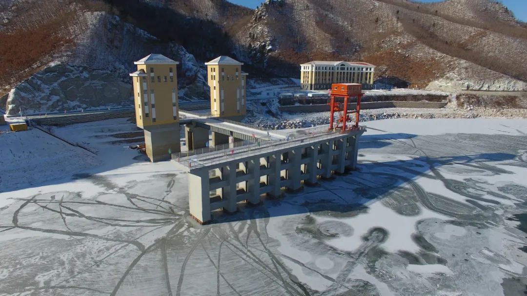 我省首座国内纬度最高黑龙江荒沟抽水蓄能电站1号机组正式投产发电