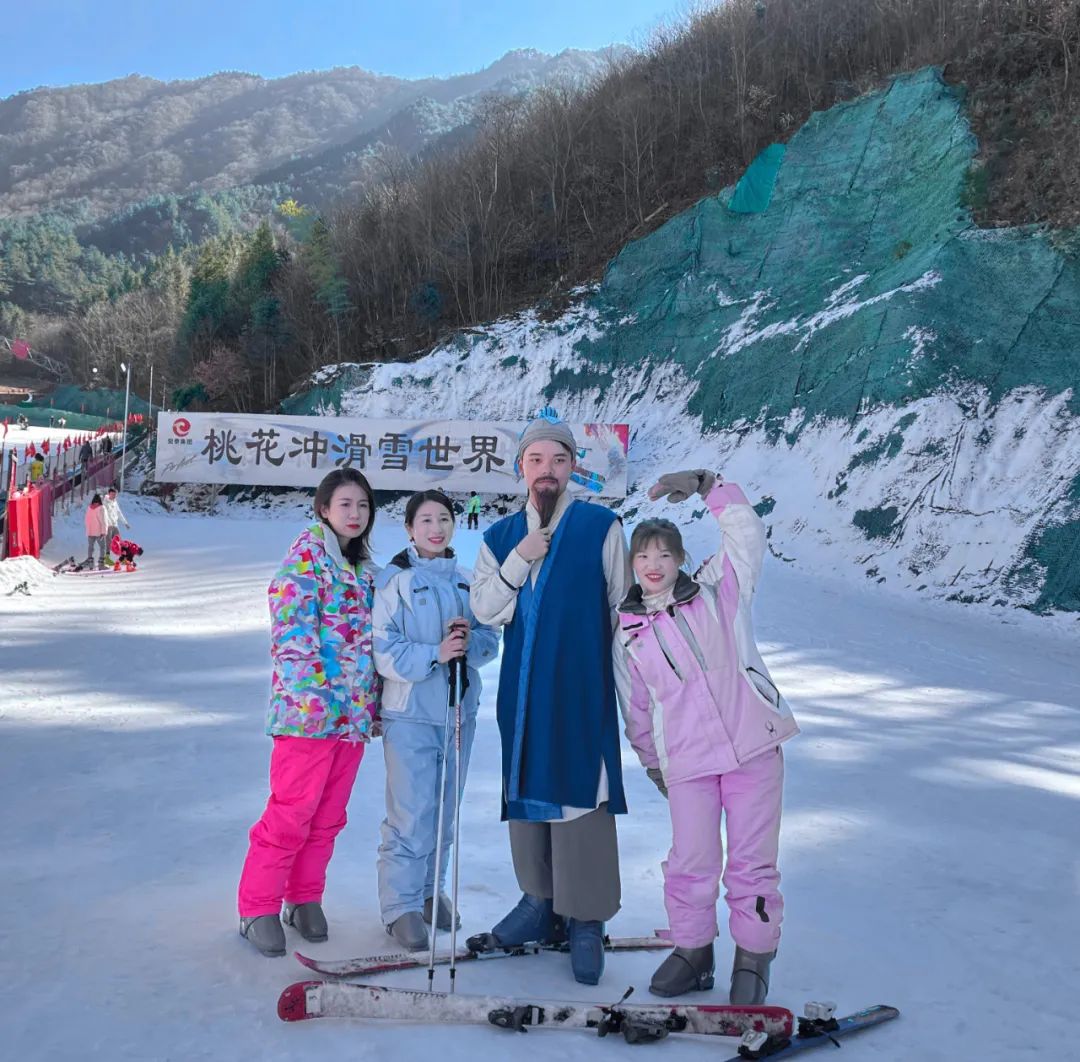 圆梦冬奥去黄冈滑雪文旅局长带你感受英山雪上飘