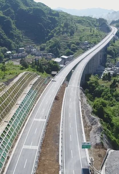 中国石化业内资质最全,规模最大的土木建设企业,胜利建工公司拥有公路