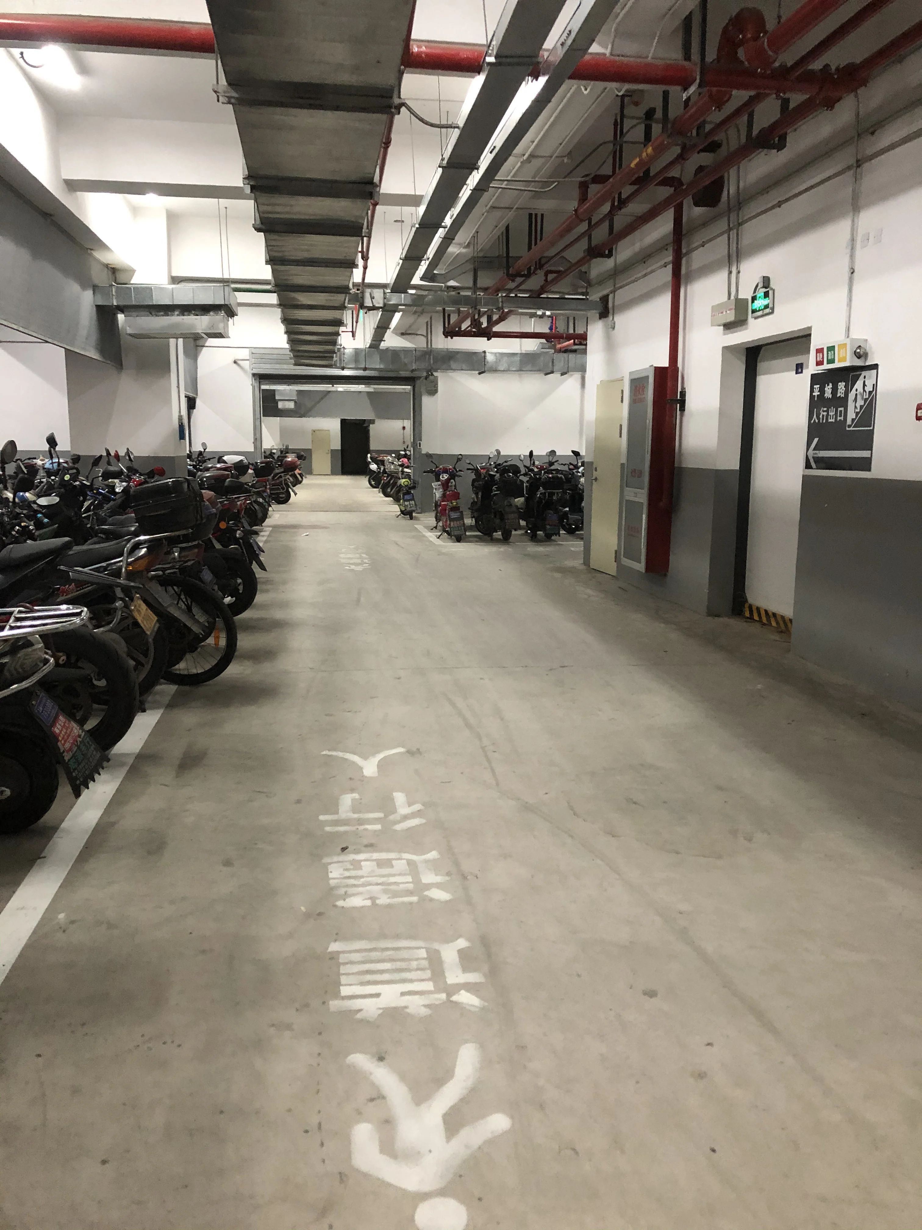 轨交11号线这个站点新增非机动车停车库