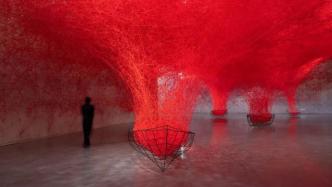 专访盐田千春：红色是人的连接，黑色是宇宙