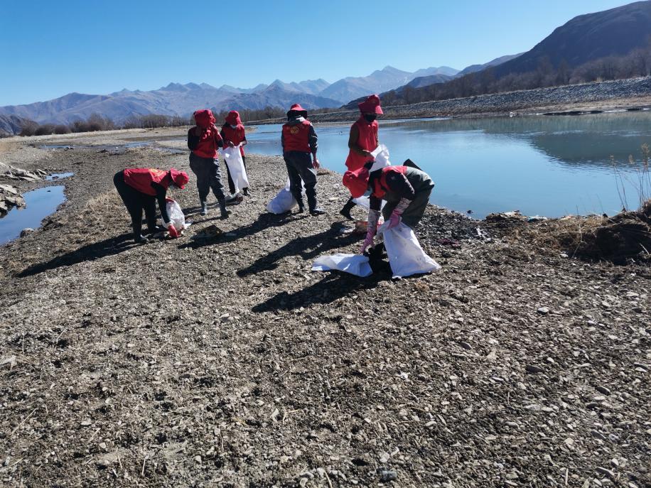 泱科技 西藏拉萨林周县松盘乡松盘村:牦牛养殖 助村民增收