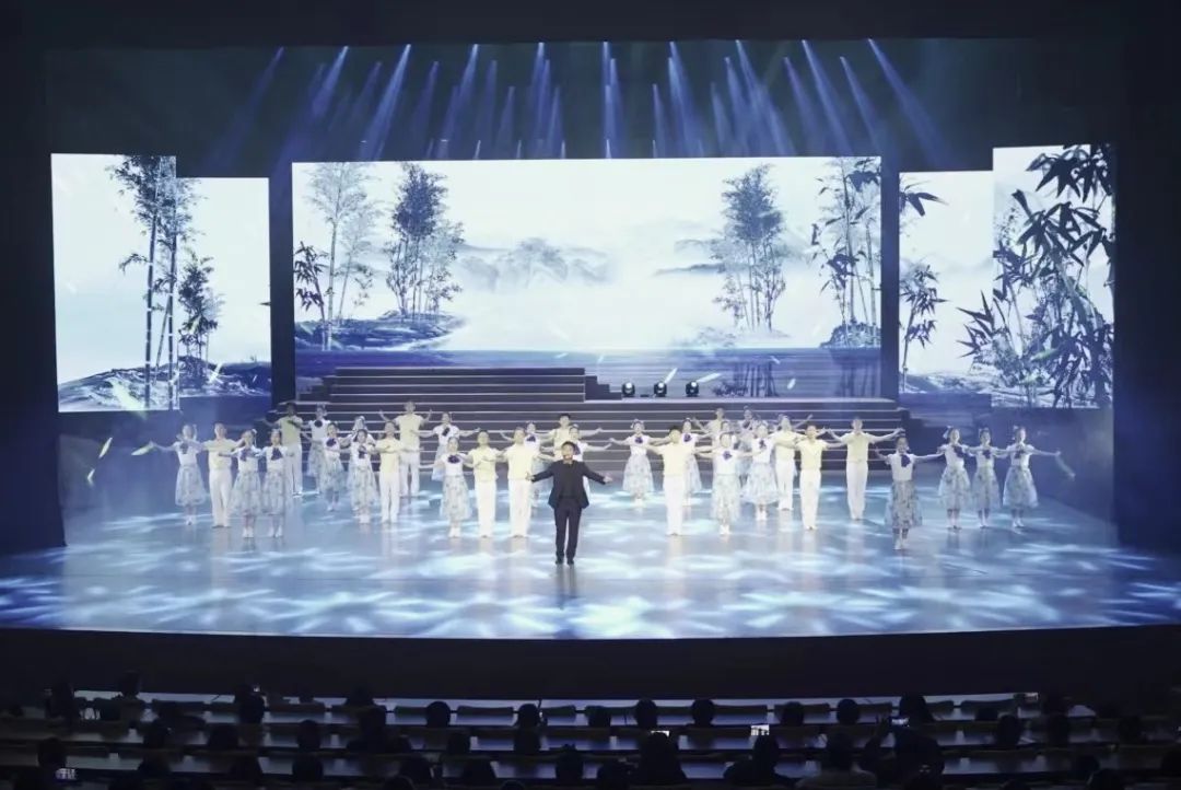 作 者 | 臧灵/文 李慕捷 图/视频编