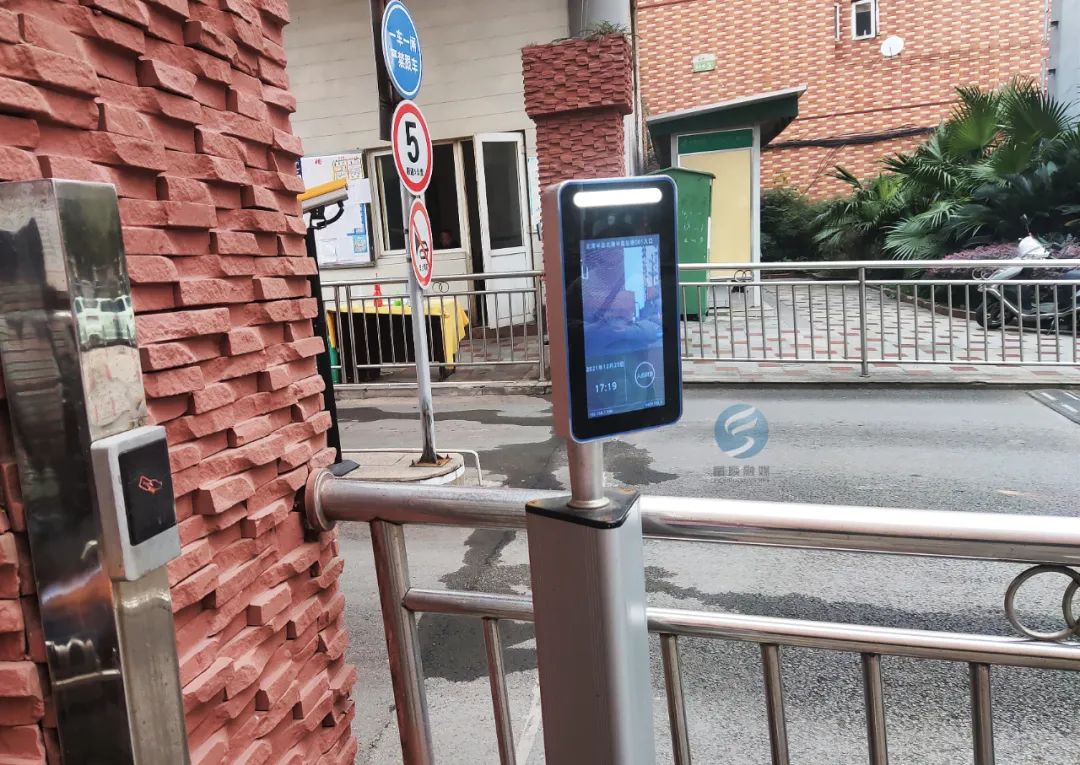 刷脸就能回家富顺多小区启用人脸识别进出系统您怎么看