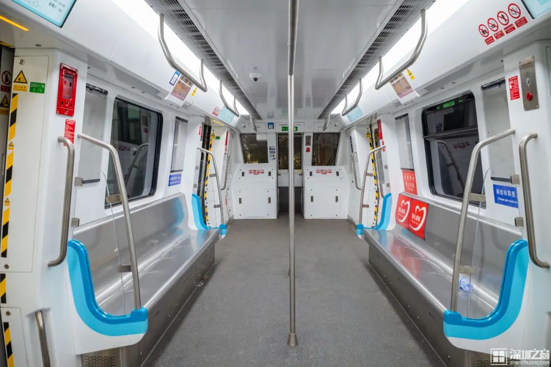 地铁20号线试乘体验,深圳首条全自动运行地铁,乘车拍"时空隧道"大片