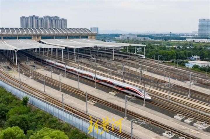 打通纵贯南北的高铁辅助通道,旅游高铁和横贯东西的鲁北,青济郑,鲁南