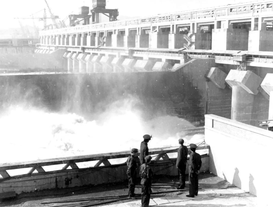 感动!当老照片焕发新色彩