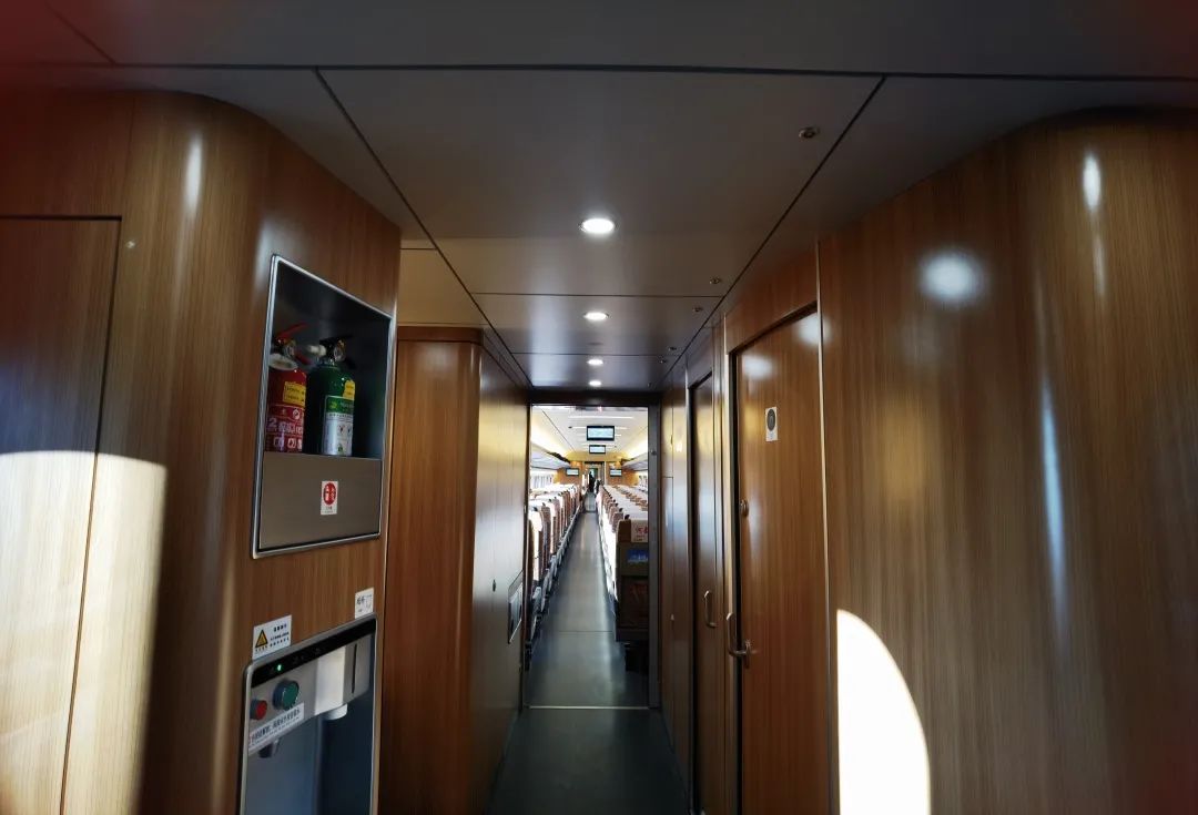 超亿豪车上有多少种灯