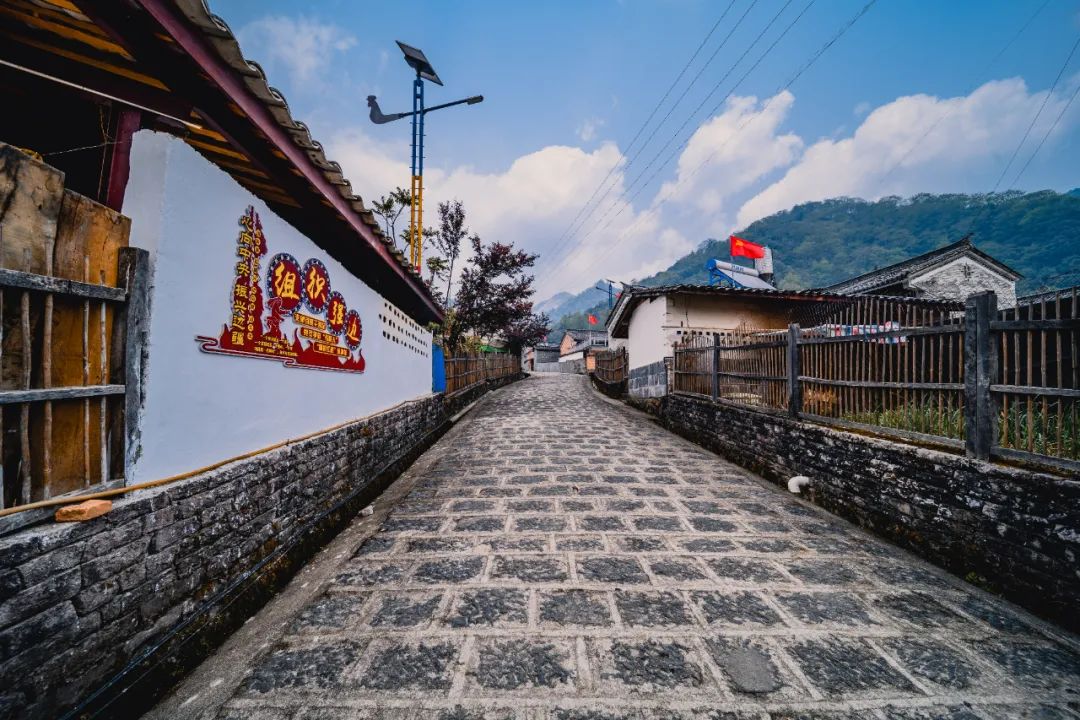 国家aaa级景区腾冲猴桥国门新村景区