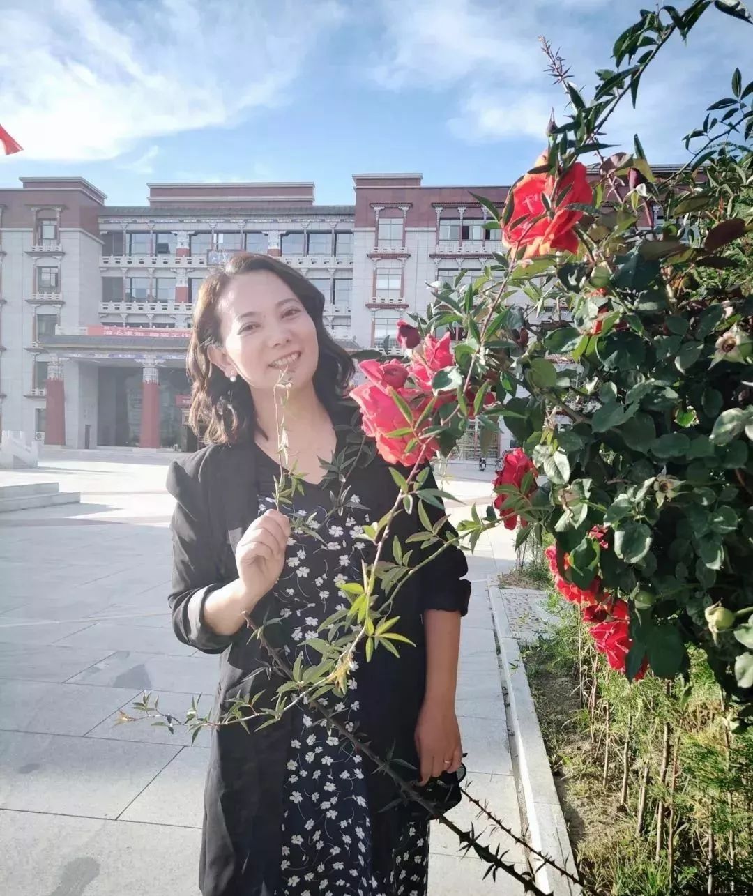 最美的她拉萨北京实验中学最美教师米玛潘多