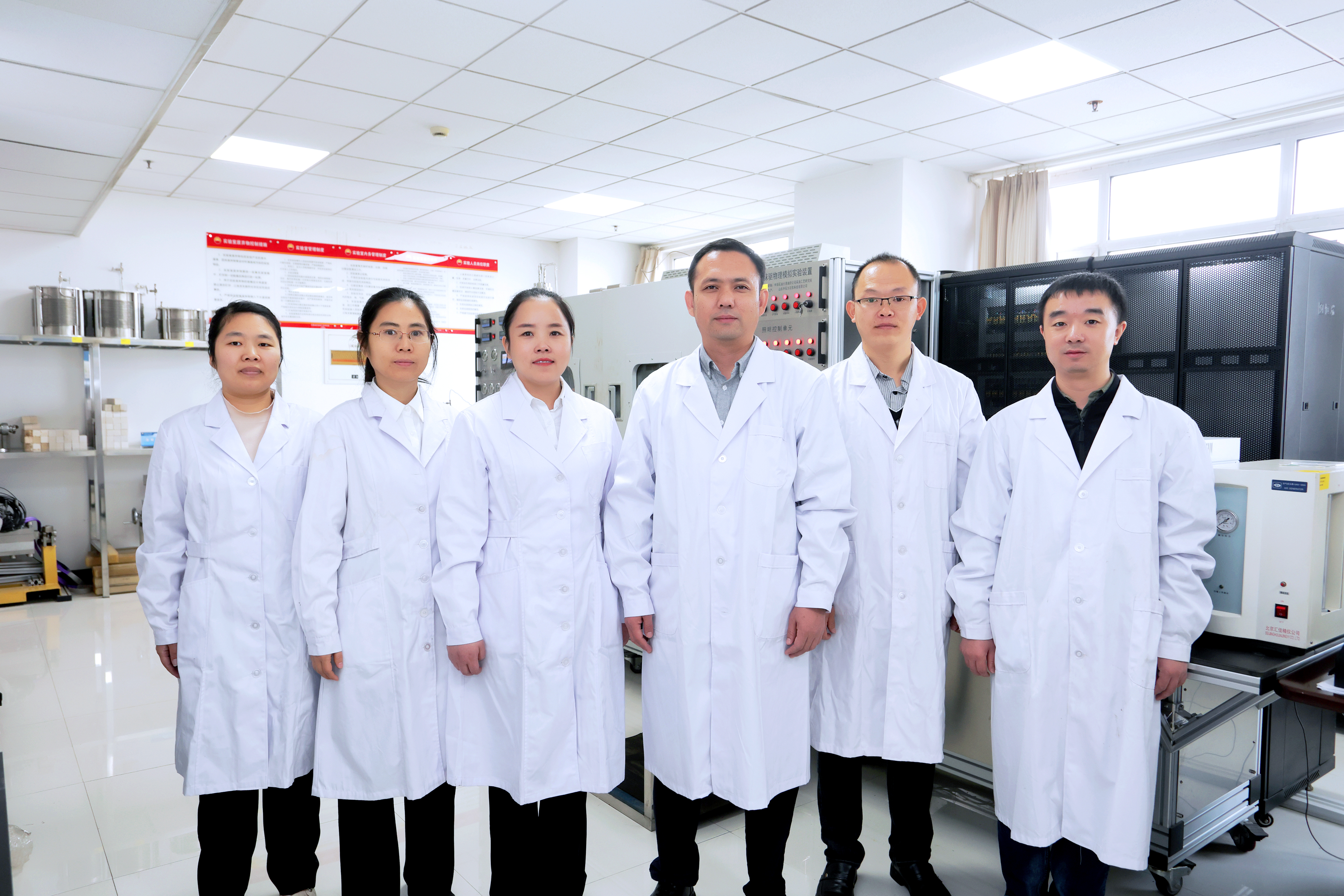 高效驱油体系研发团队