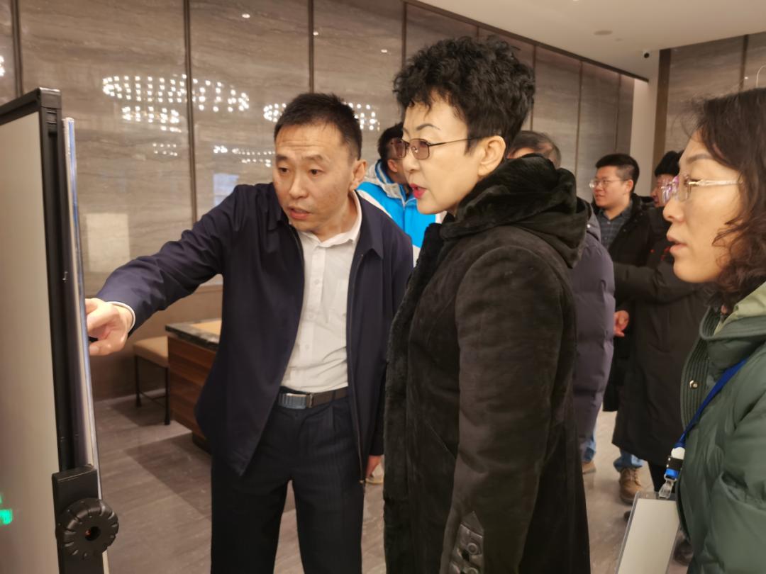 市委常委组织部长徐静华深入到康保包联洲际逸衡酒店调研指导工作