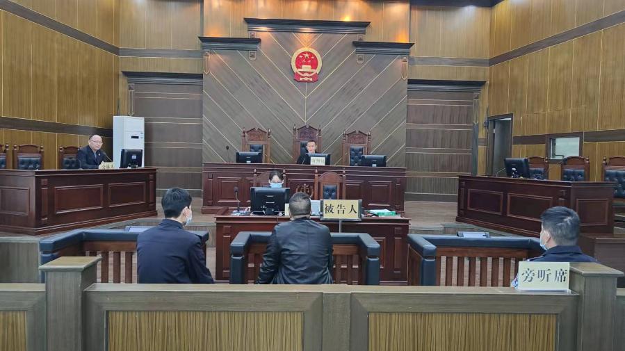 被告人因病无法到庭刑庭法官赴千里开庭