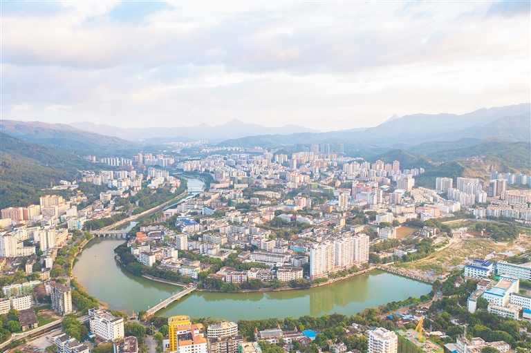 凝心聚力促发展山城勃发正当时海南五指山市抢抓历史机遇奋力推进高