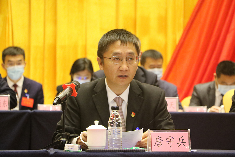 唐守兵主持大会.许尔生摄影