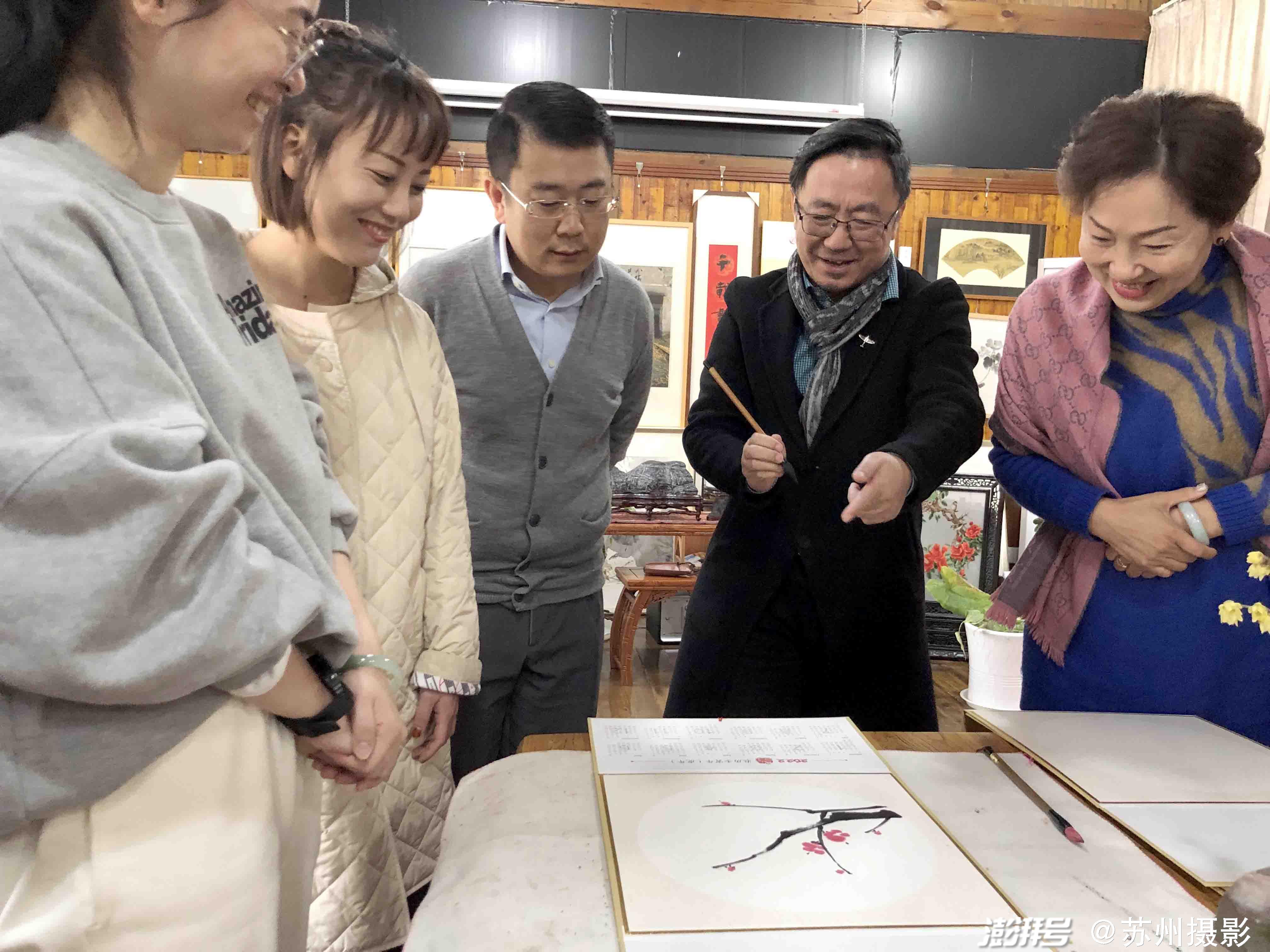 江苏苏州花鸟画家阿丁手绘教你画挂历喜迎新年