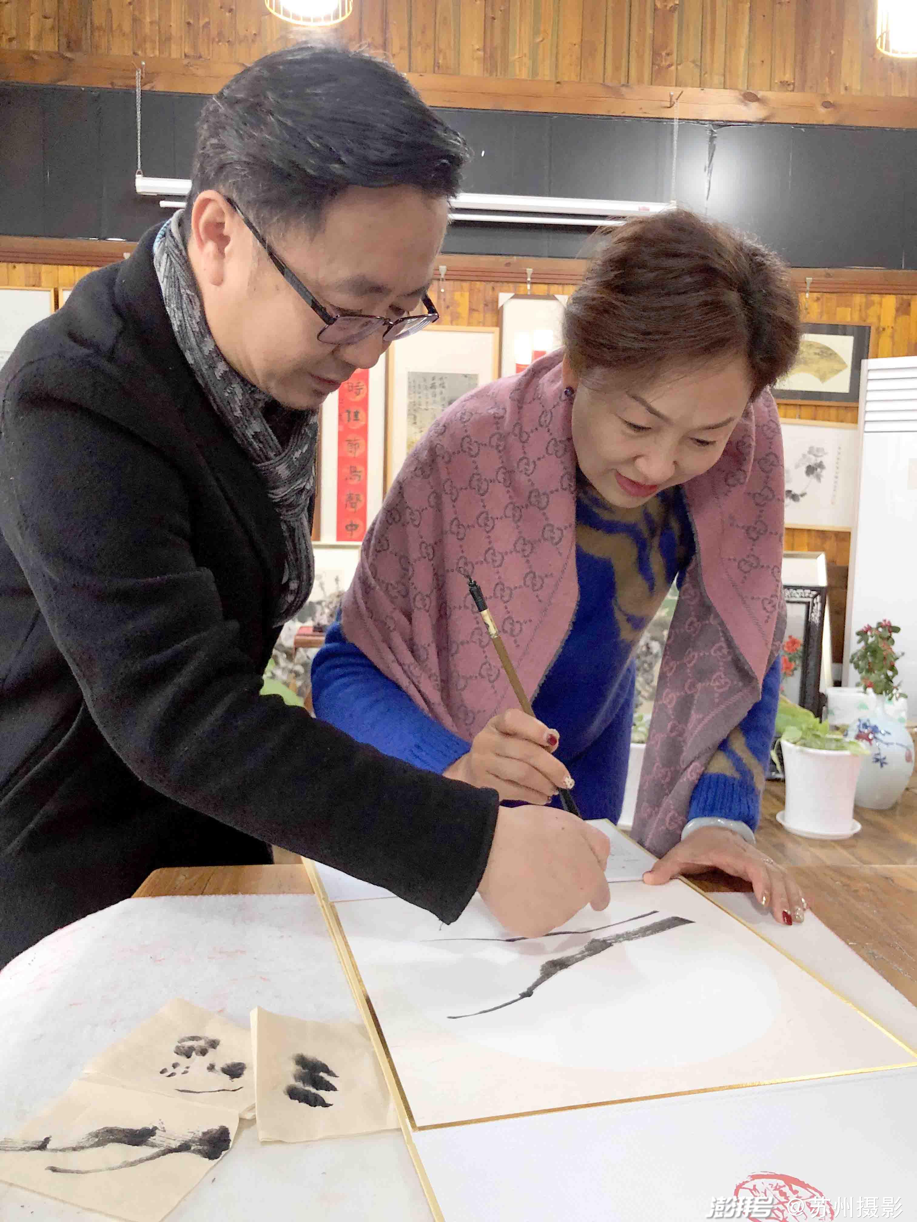 江苏苏州花鸟画家阿丁手绘教你画挂历喜迎新年