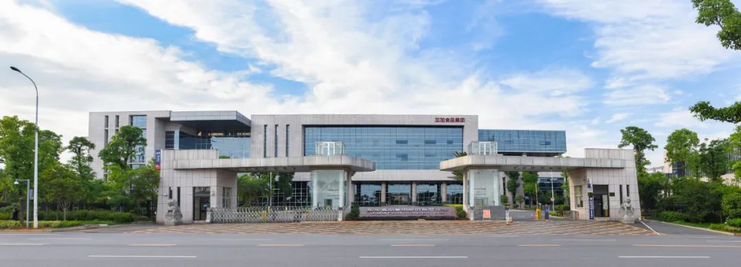 6万瓶的全自动酱油包装生产线.