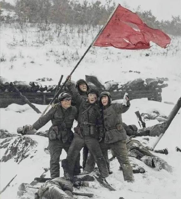 党史学习市委政法委组织党员干部集中观看跨过鸭绿江