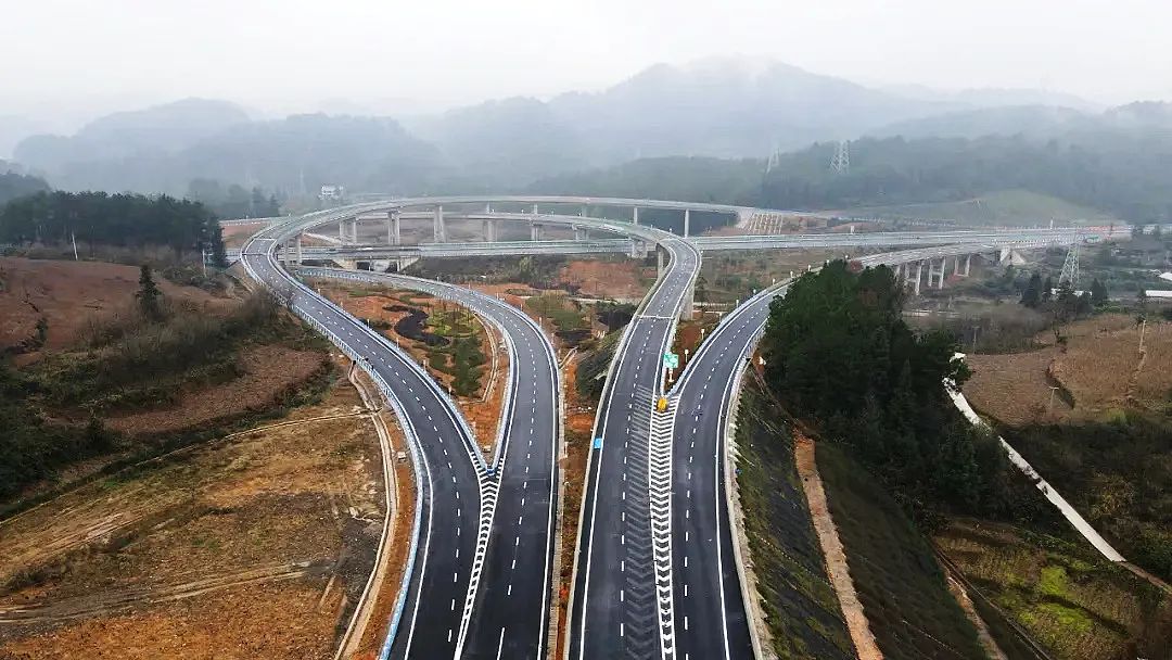 聚焦中铁四局参建的安九高铁无锡太湖隧道瓮开高速同日通车