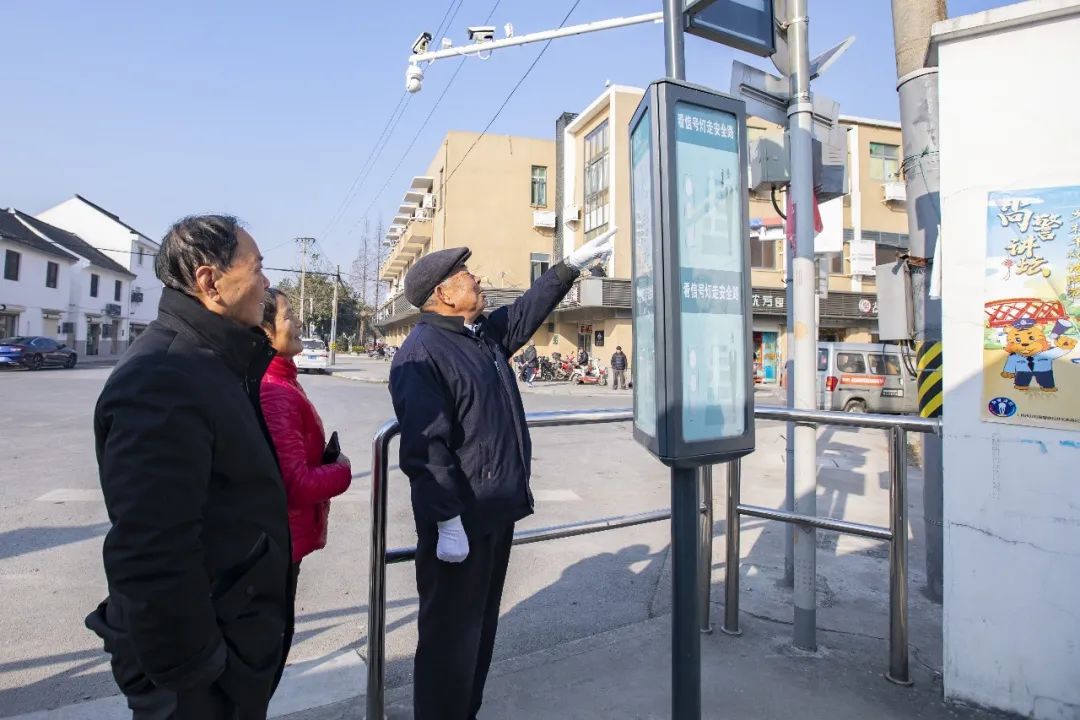 今日开通公交452路成为柘林百姓出行新选择