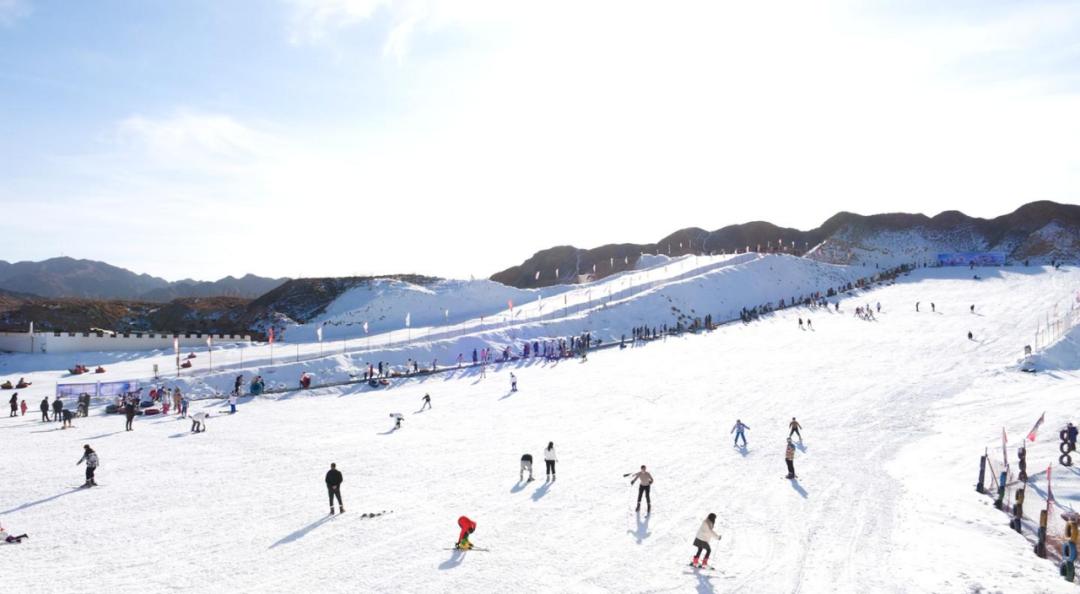 山丹县佛山滑雪场图片