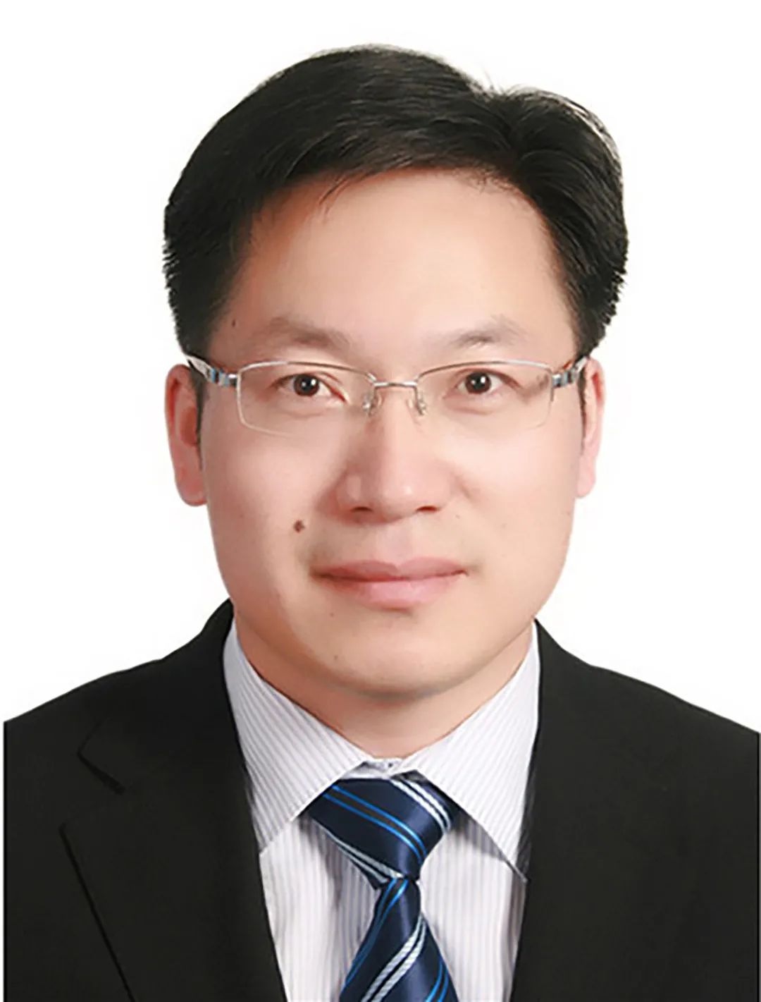 崇明区中兴镇党委沈利恪守初心勇担使命