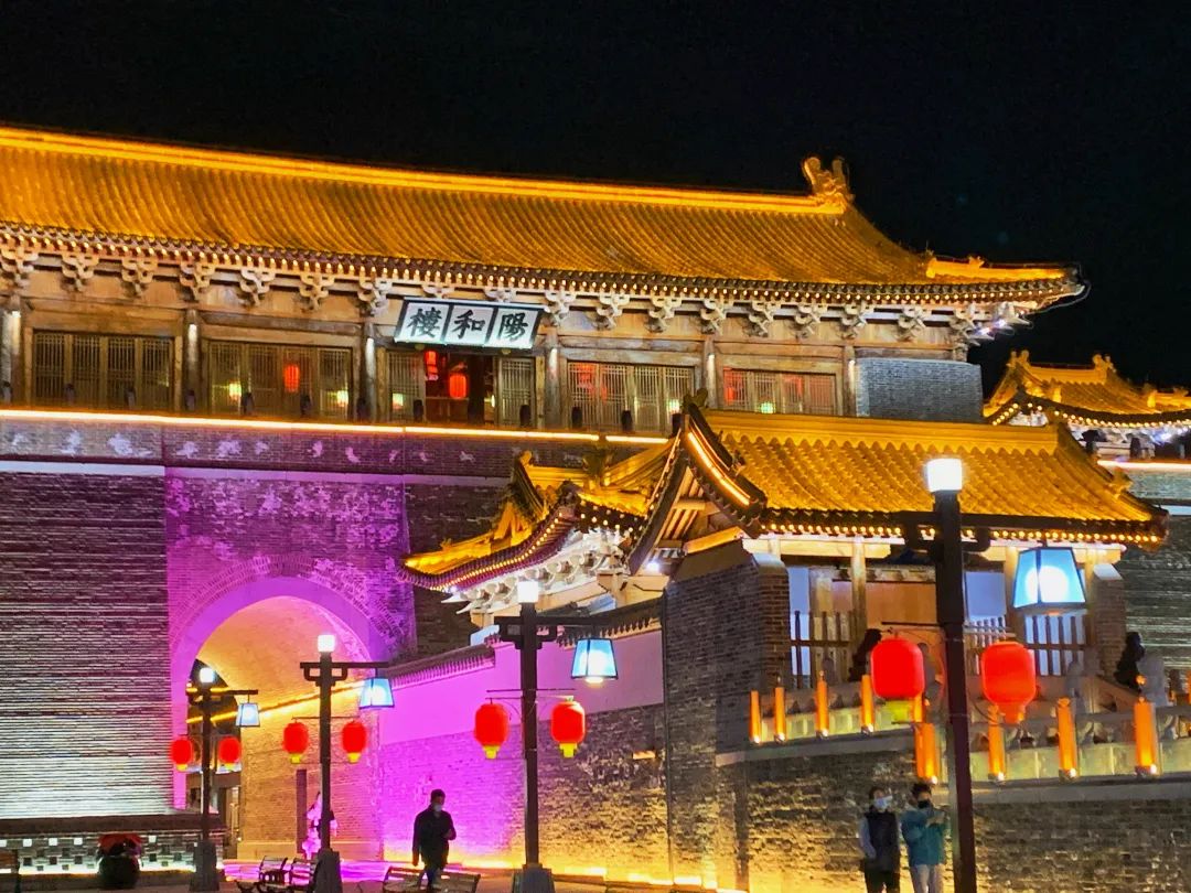 灯火阑珊夜幕下的古城正定美翻了