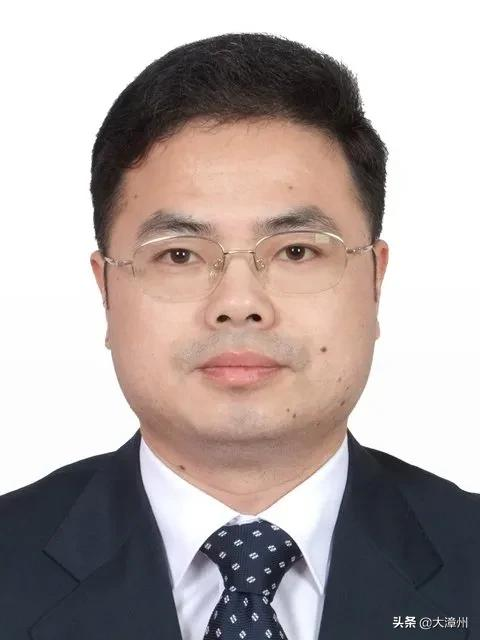 胡旭彬简历张剑鸣,男,汉族,福建厦门人,1968年10月出生,1989年8月参加