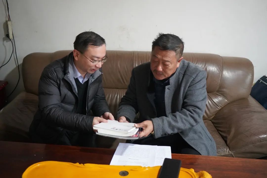 雷波法院院长张林一对一联络省人大代表