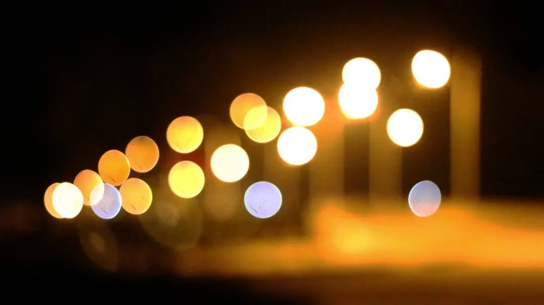 最后在视网膜前后会形成二个分离的像,这就导致散光眼会带来视觉的