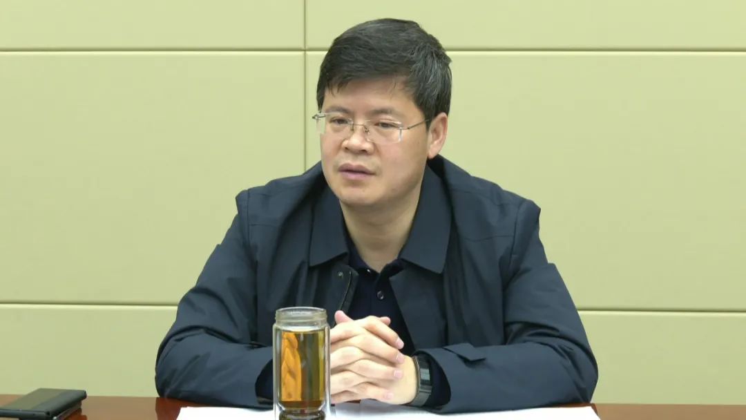 县委书记崔耀鹏主持召开威县经济运行分析会