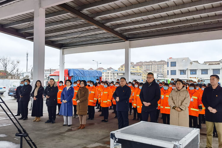 县领导孙红,刘登石,陈秀花出席活动.