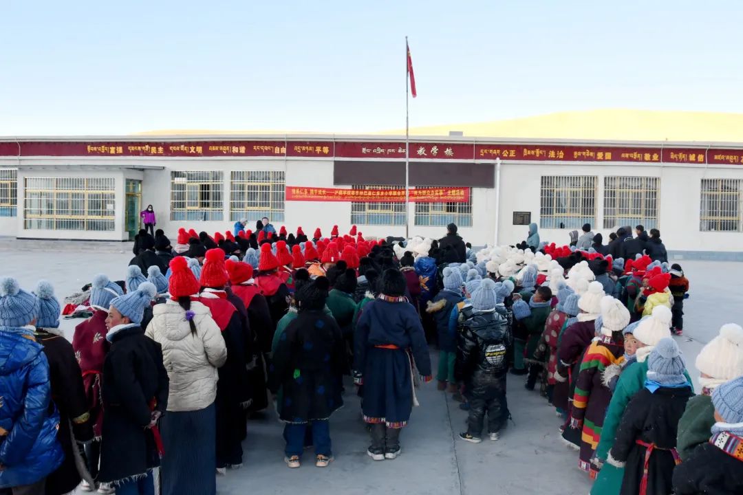 教育援藏 | 御寒衣物,取暖设备,学习用品,上海援藏教育队为仁多乡筹集