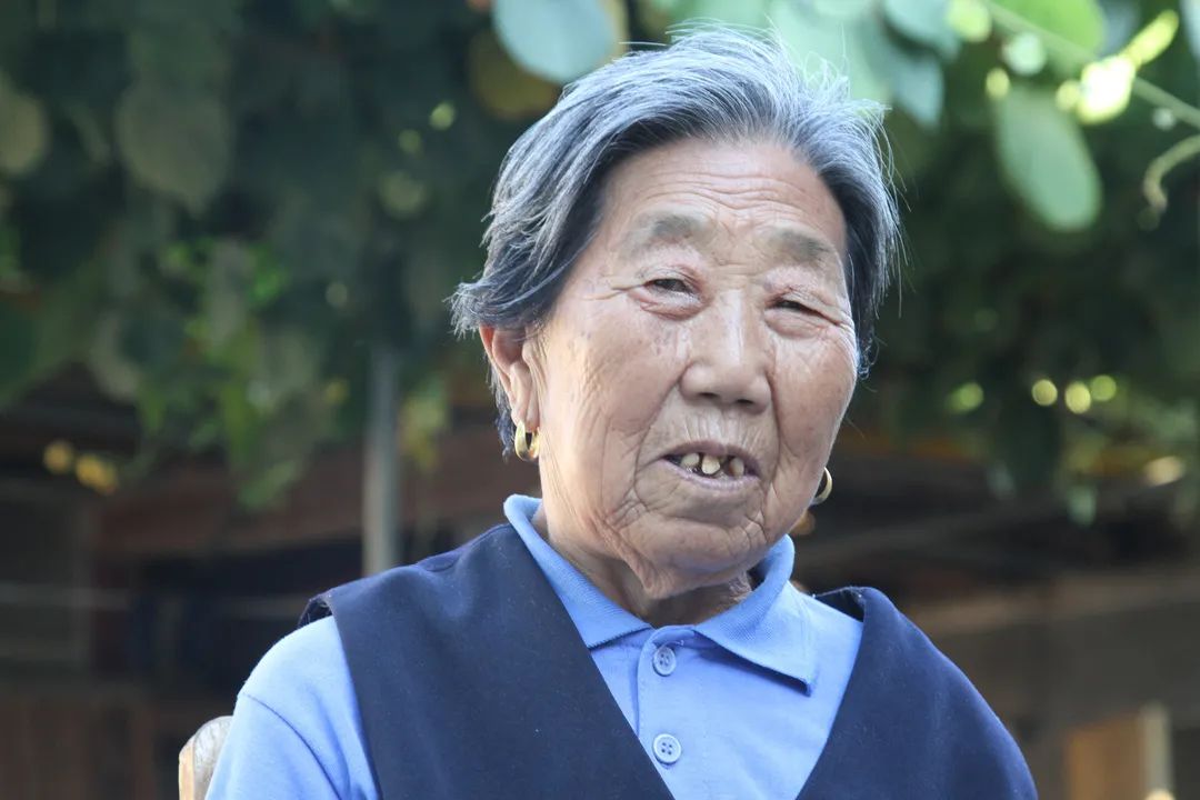 百人百集微党课95杨桂兰再苦再累也要保质保量完成任务