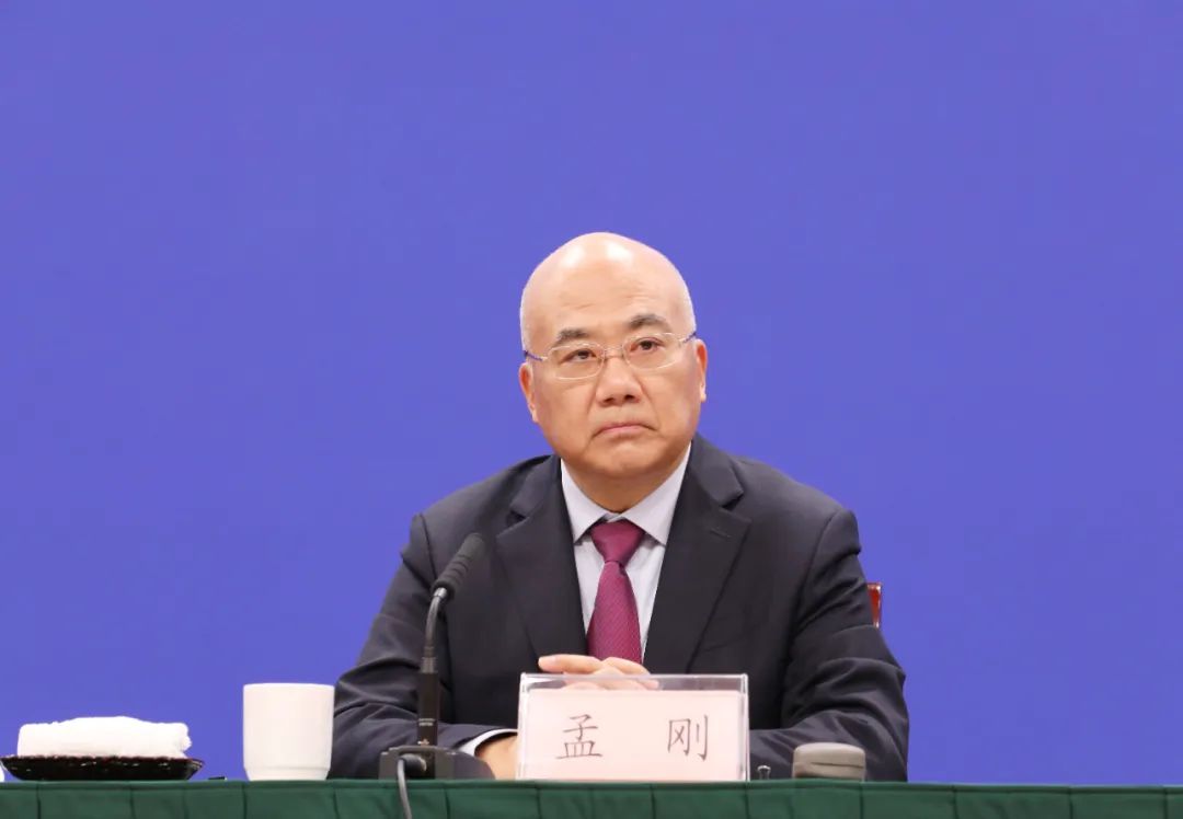 现场,省发展改革委主任孟刚就2022年浙江如何提振社会投资信心等问题