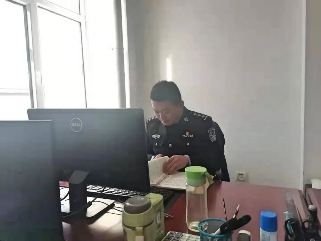 蒙古警察开放日家底尽出 装备装甲车_军事_中国网