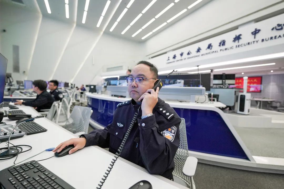 市公安局指挥部指挥中心刘斌为了人民的平安