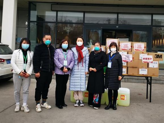 医院党支部书记,院长田旭红长安区妇联协同区女企业家协会会长苏小花