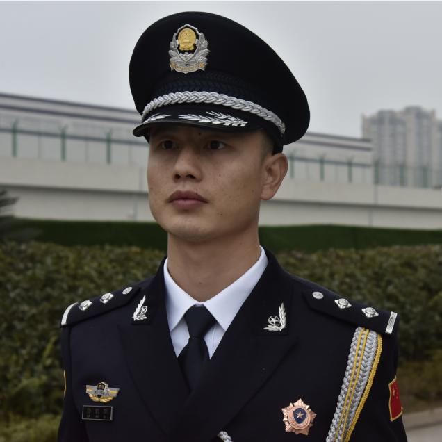 新款警察制服图片