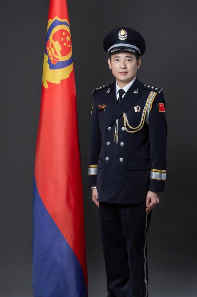 这波警礼服照又帅又飒泉州交警支队举办警营开放日活动